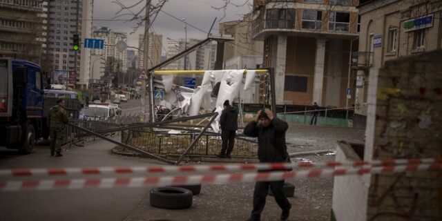 Πόλεμος στην Ουκρανία: Απαγόρευση κυκλοφορίας στο Κίεβο