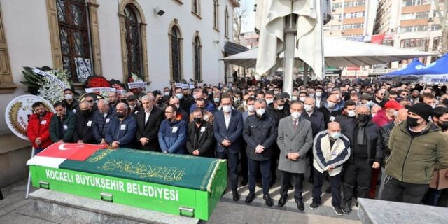 Τουρκία: Εκατοντάδες άνθρωποι στην κηδεία του δημοσιογράφου που δολοφονήθηκε στο Κοτσαέλι