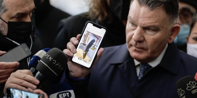 Θεσσαλονίκη: Προκαταρκτική εξέταση για την ανάρτηση φωτογραφίας με μαχαίρι από τον Γ. Σαββίδη