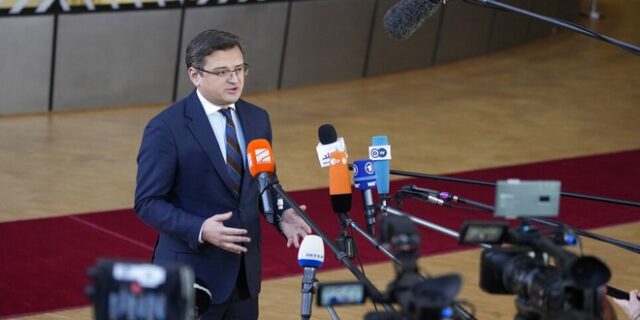 Ουκρανία: Ζητά όπλα και εγγυήσεις από την ΕΕ για τη μελλοντική της ένταξη