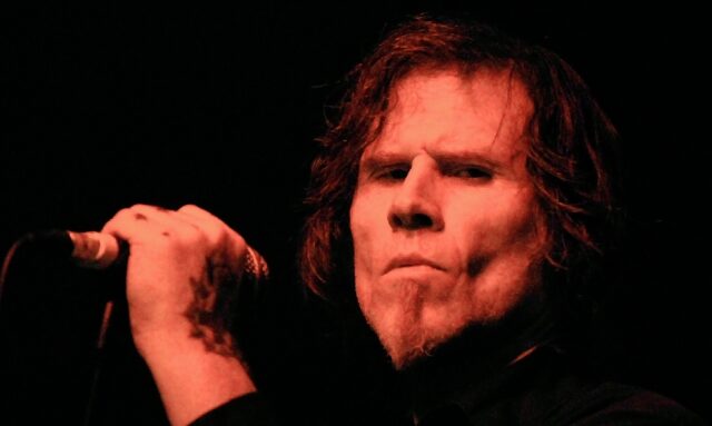 Πέθανε ο Mark Lanegan, τραγουδιστής των Screaming Trees και Queens of the Stone Age