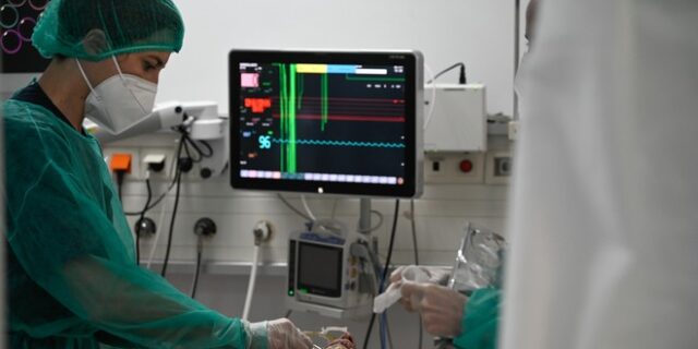 Κορονοϊός: 9596 νέα κρούσματα σήμερα στην Ελλάδα – 67 νεκροί και 471 διασωληνωμένοι