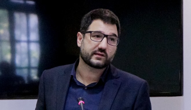 Ηλιόπουλος για Ανδρουλάκη: “Δεν παίρνει θέση και πουλά τρέλα” για τη Novartis