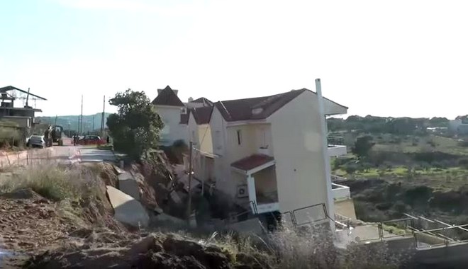 Νέος Βουτζάς: Σπίτι βυθίστηκε τρία μέτρα λόγω καθίζησης του εδάφους