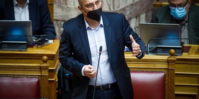 Οικονόμου σε ΣΥΡΙΖΑ: Διχάζετε, λασπολογείτε και κουτσομπολεύετε – Δεν θα σας παρακολουθήσουμε