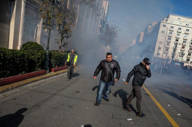 Επεισόδια και χημικά στη συγκέντρωση της ΠΟΕΔΗΝ