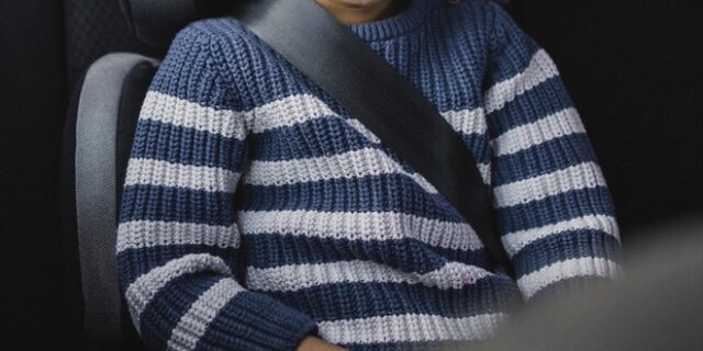 Μητέρα στις ΗΠΑ κάπνιζε μαριχουάνα στη θέση του οδηγού και στο πίσω κάθισμα ο γιος της αυτοπυροβολήθηκε