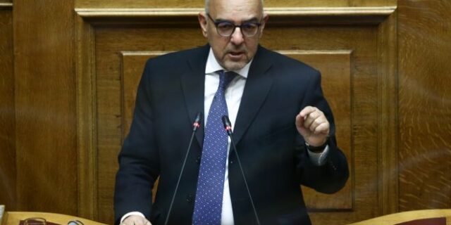 Και ο Παπαδημητρίου κατά Καραμανλή: “Θα είναι πιο ήσυχος με τη συνείδησή του αν δεν είναι υποψήφιος”