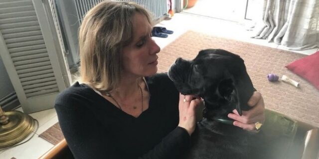 Εβελίνα Παπούλια για Δύο Ξένους: “Δεν μπορούσα να περπατήσω από το ένα στενό στο άλλο”