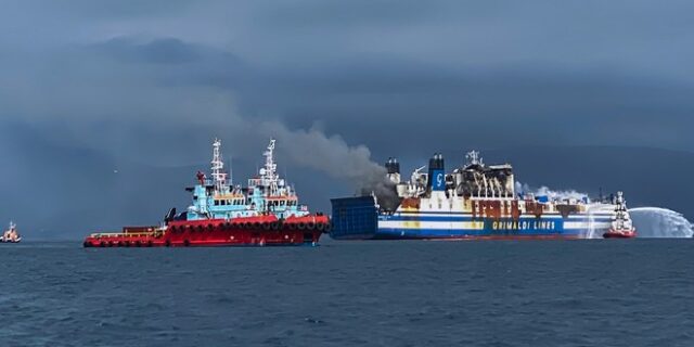 Euroferry Olympia: “Παραβάτες του διεθνούς κανόνα” όσοι εγκλωβίστηκαν, λέει ο εκπρόσωπος της πλοιοκτήτριας