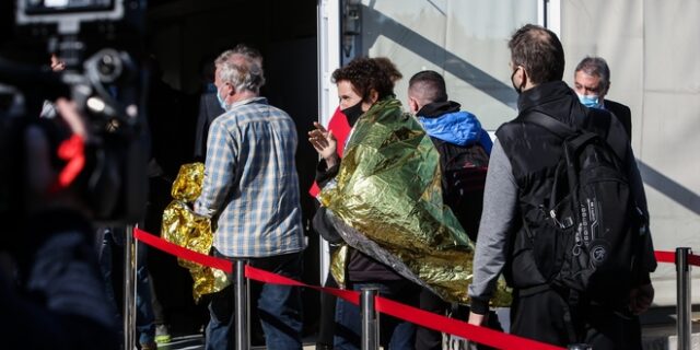 Φωτιά σε πλοίο στην Κέρκυρα: 14 οι αγνοούμενοι – 276 έχουν διασωθεί