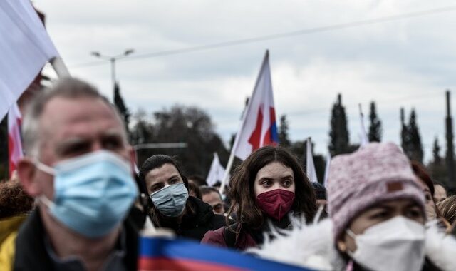 Αντιπολιτευτικό τείχος στο νομοσχέδιο για τα “golden boys” στον ΕΦΚΑ