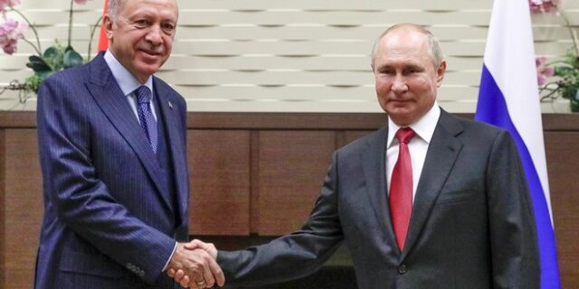 Η Ρωσία εισβάλλει, η Τουρκία μαθαίνει