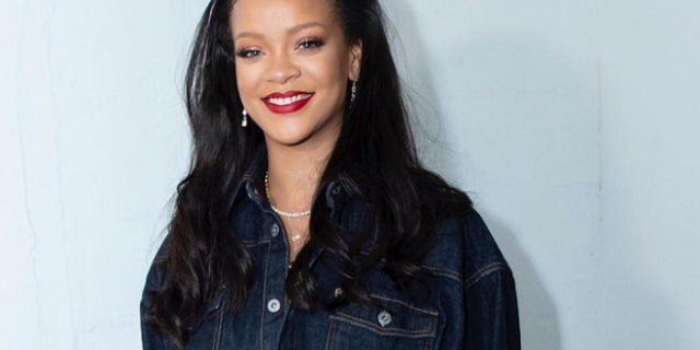 Rihanna: Ποζάρει με φουσκωμένη κοιλιά μετά την ανακοίνωση της εγκυμοσύνης της