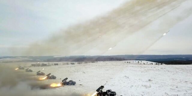 Ουκρανία: Ο Πούτιν κάνει ελιγμούς, η Βρετανία “βλέπει” άμεση εισβολή