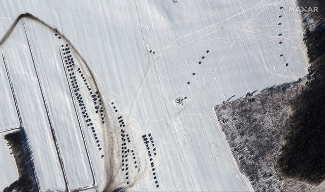 Δορυφορικές φωτογραφίες από ρωσικά στρατεύματα στα σύνορα Λευκορωσίας – Ουκρανίας