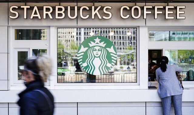 Starbucks – ΗΠΑ: Αυξήσεις μισθών έφερε το κίνημα υπέρ της ίδρυσης συνδικάτου