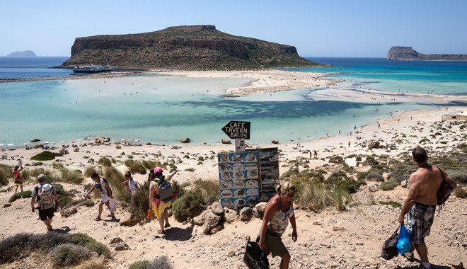 TUI: Θα “ξεπουλήσουν” τα ελληνικά νησιά το καλοκαίρι – Τεράστια ζήτηση για την Κρήτη