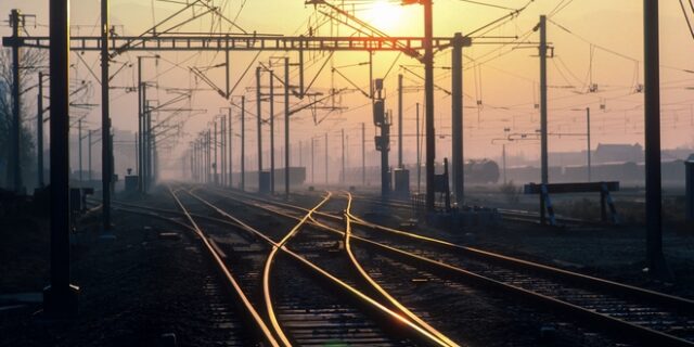 Τα δώδεκα νέα μεγάλα σιδηροδρομικά έργα της χώρας – Πώς τρέχουν οι διαγωνισμοί