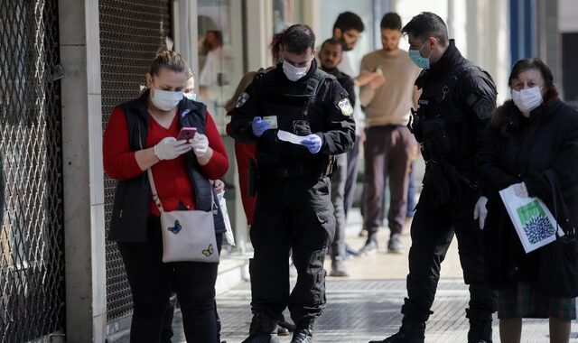 Τράπεζες: Ένα βήμα πριν το τέλος των γκισέ