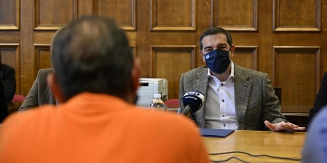 Τσίπρας: Ακρίβεια και επίθεση στα εργασιακά δικαιώματα προμηνύουν κοινωνική έκρηξη