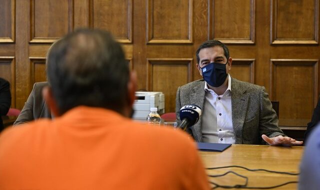 Τσίπρας: Ακρίβεια και επίθεση στα εργασιακά δικαιώματα προμηνύουν κοινωνική έκρηξη