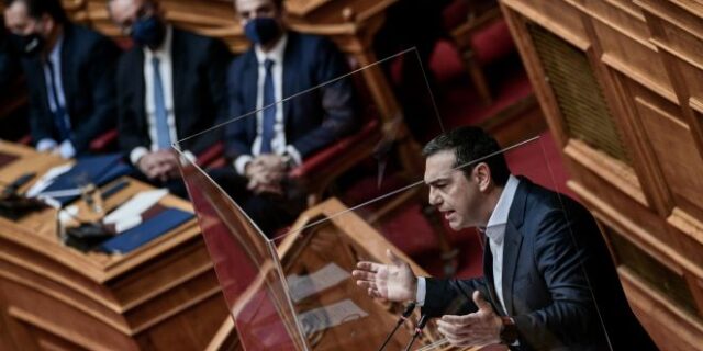 Η κυβερνητική φθορά δεν κρύβεται ούτε… με δημοσκοπήσεις, εκτιμούν στον ΣΥΡΙΖΑ