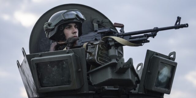 Ουκρανία: Ήχησαν σειρήνες στο Ντονέτσκ – Εκκένωση αμάχων, ο Πούτιν θα επιβλέψει εκτοξεύσεις πυραύλων