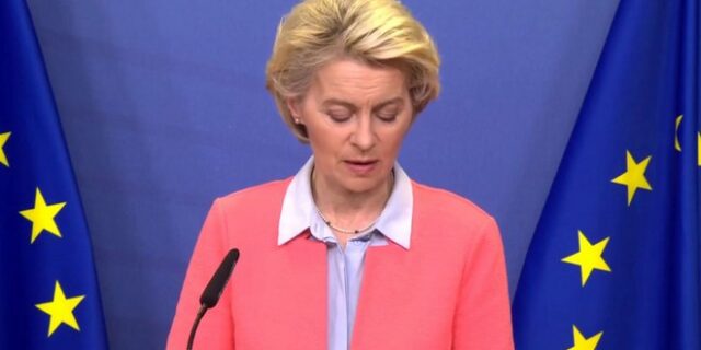 Πόλεμος στην Ουκρανία: Η Ε.Ε. αποκλείει ρωσικές τράπεζες από το Swift