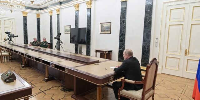 Πόλεμος στην Ουκρανία: Η Ρωσία ρίχνει το φταίξιμο στη Βρετανία για τα πυρηνικά