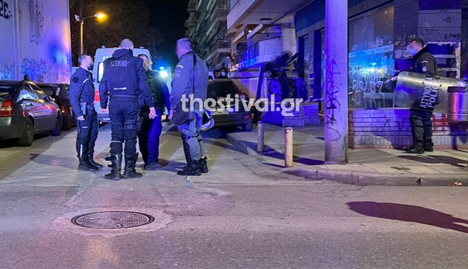 Νεκρός οπαδός στη Θεσσαλονίκη: Μία σύλληψη για κατοχή πυρσού – Τι ψάχνουν οι αρχές