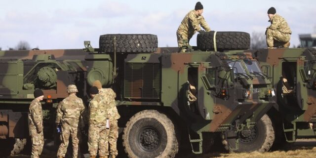 Ουκρανία: Σύννεφα πολέμου μετά το αδιέξοδο – “Υψηλός κίνδυνος εισβολής”