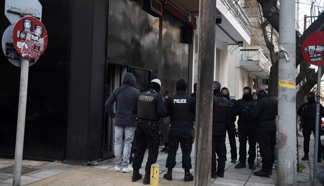 Έφοδος της αστυνομίας σε 21 συνδέσμους της Αθήνας – 3 συλλήψεις