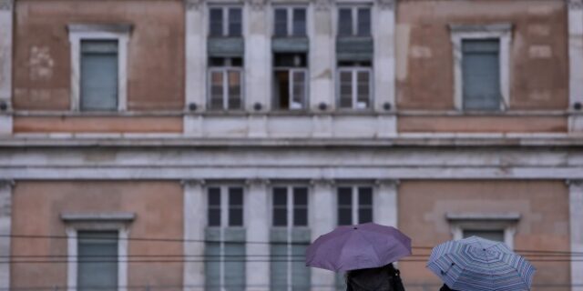Καιρός: Βροχές στην Αττική την Πέμπτη – Βελτιωμένος ο καιρός το Σαββατοκύριακο