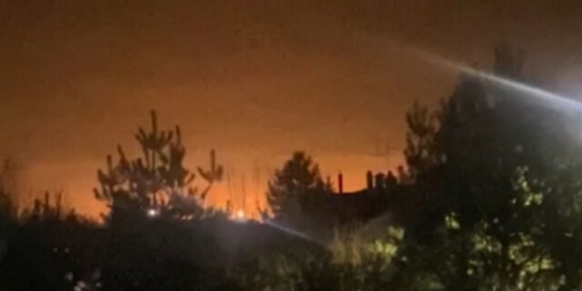 Πόλεμος στην Ουκρανία: Βίντεο του Σάσα Βολκόφ με τους βομβαρδισμούς έξω από το σπίτι του