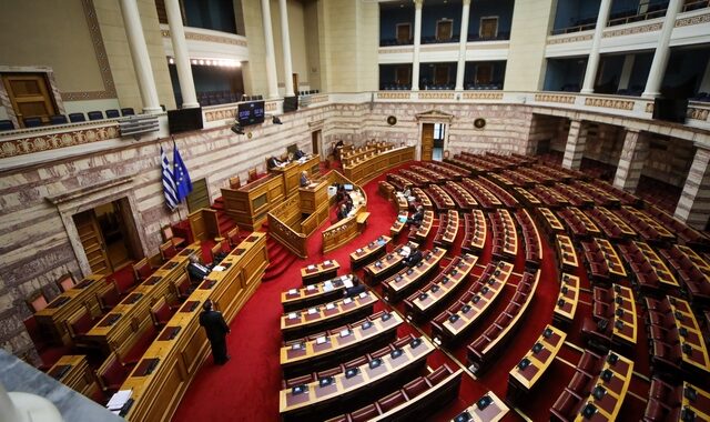 Βουλή: Υπερψηφίστηκε με 157 ψήφους το νομοσχέδιο για τον ΕΦΚΑ
