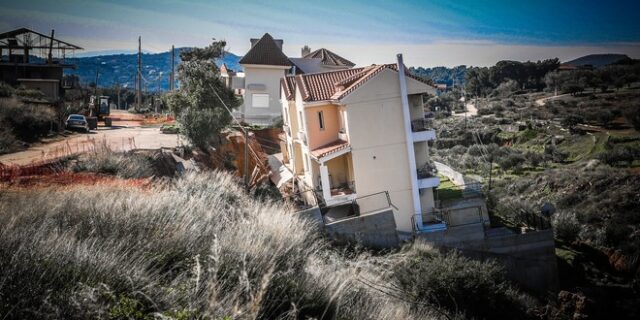Καθίζηση σπιτιών στον Νέο Βουτζά: “Παλεύουμε με τον χρόνο” λέει ο δήμαρχος Ραφήνας