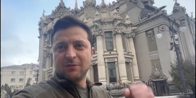 Πόλεμος στην Ουκρανία: Νέο βίντεο Ζελένσκι – “Δεν καταθέτουμε τα όπλα”