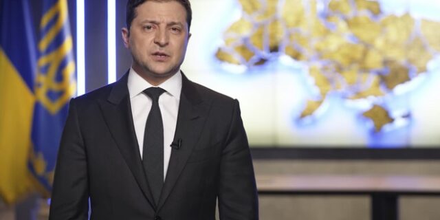Ζελένσκι: “Η Ρωσία θα πρέπει να μιλήσει με την Ουκρανία, να δοθεί τέλος στις μάχες”