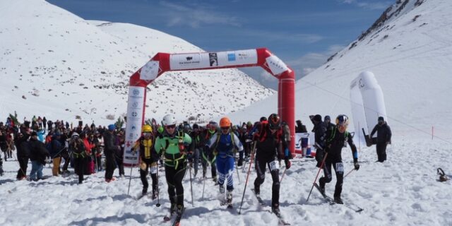 Ραντεβού στον χιονισμένο Ψηλορείτη για σκι έδωσαν αθλητές από 11 χώρες