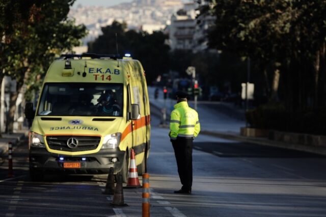 Θεσσαλονίκη: 40χρονος έπεσε από μπαλκόνι την ώρα που γινόταν έρευνα στο διαμέρισμά του