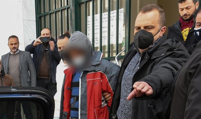 Ανδραβίδα: Στον εισαγγελέα ο δράστης – “Βοήθησέ με να πέσω στα μαλακά” έλεγε σε αστυνομικό