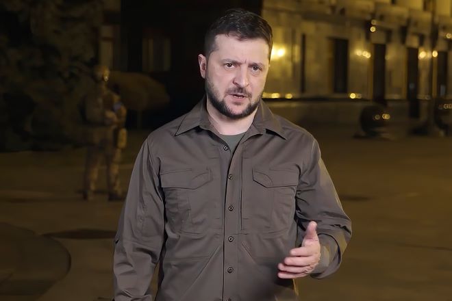 Βολοντίμιρ Ζελένσκι: Κοιμάται δύο ώρες την ημέρα και συντονίζει την άμυνα της Ουκρανίας