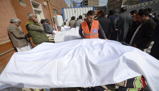 Πακιστάν: Έκρηξη με τουλάχιστον 56 νεκρούς σε τέμενος στην Πεσαβάρ