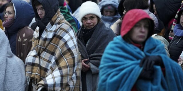 Πόλεμος στην Ουκρανία: Πέντε ερωτήσεις για τους πρόσφυγες που φτάνουν στην Ελλάδα
