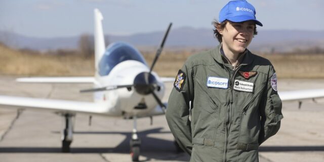 Στο Ηράκλειο ο 16χρονος που κάνει τον γύρο του κόσμου μόνος του με αεροσκάφος