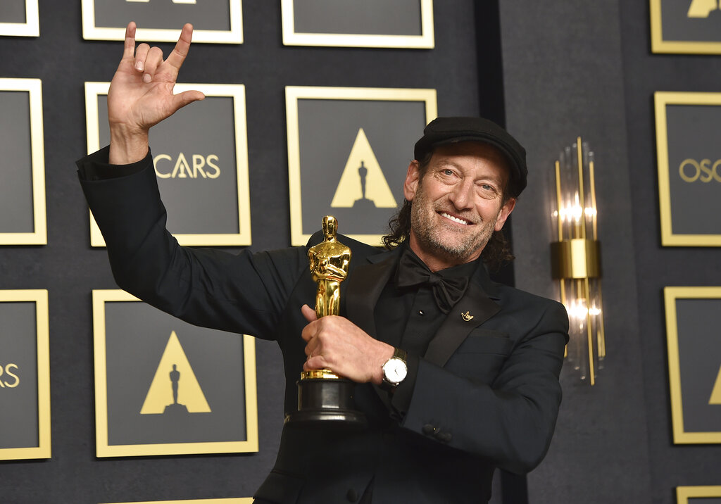 Όσκαρ 2022: Ποιος είναι ο Τρόι Κότσουρ, ο πρώτος κωφός ηθοποιός που βραβεύτηκε με αγαλματίδιο