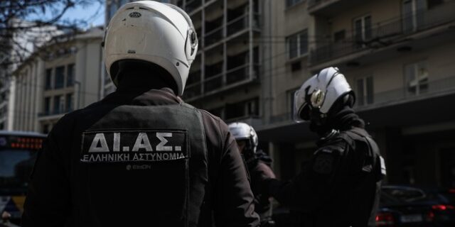 Συλλήψεις δύο ανηλίκων για ληστεία και κατοχή όπλων