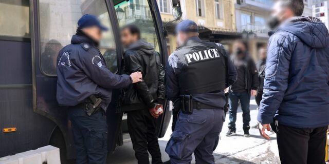 Σε εξέλιξη επιχείρηση της ΕΛΑΣ στο κέντρο της Αθήνας για το οργανωμένο έγκλημα