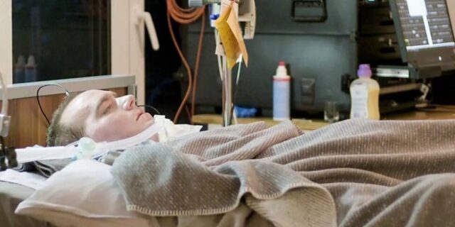Πλήρως παράλυτος άνδρας ζήτησε μπύρα και κάρι με τις πρώτες του λέξεις